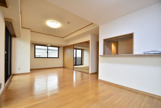 �y�����E���r���O�z�@