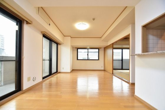 �y�����E���r���O�z�@