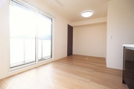 �y�����E���r���O�z�@