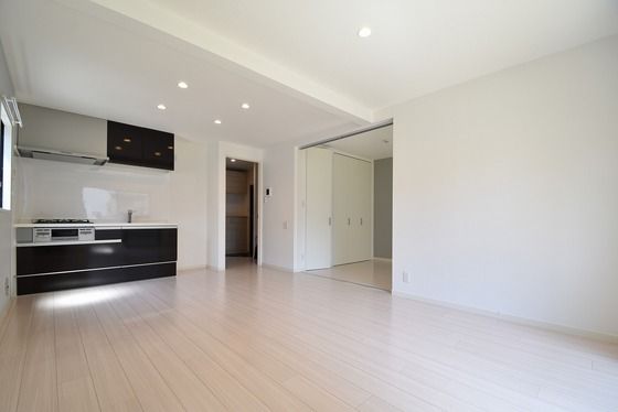 �y�����E���r���O�z�@