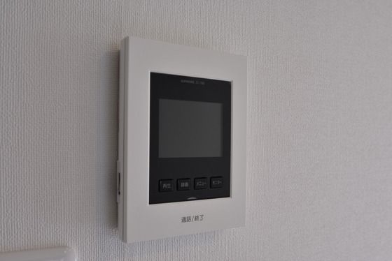 �y�Z�L�����e�B�z�@