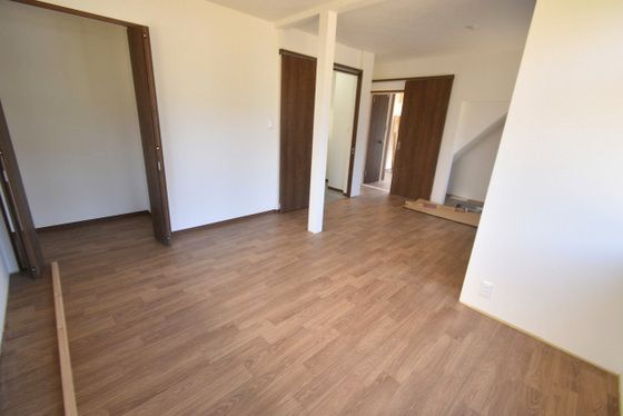 �y�����E���r���O�z�@