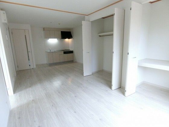 �y�����E���r���O�z�@