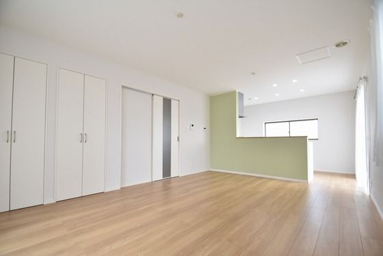 �y�����E���r���O�z�@