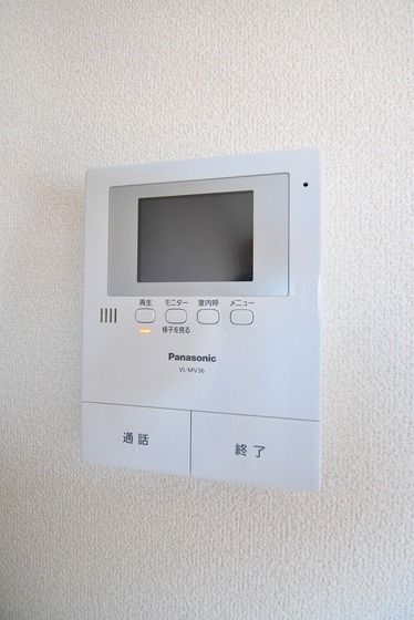 �y�Z�L�����e�B�z�@