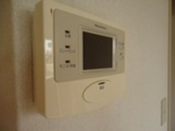 �y�Z�L�����e�B�z�@