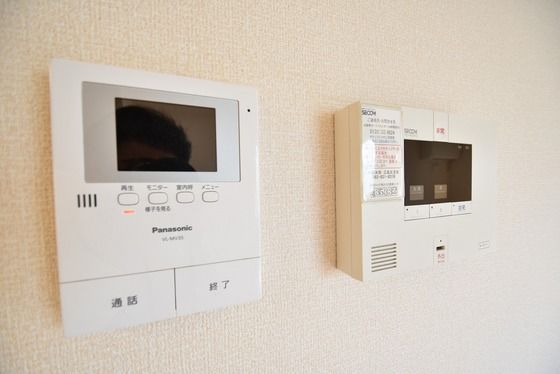 �y�Z�L�����e�B�z�@