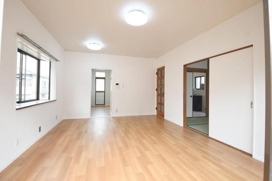 �y�����E���r���O�z�@