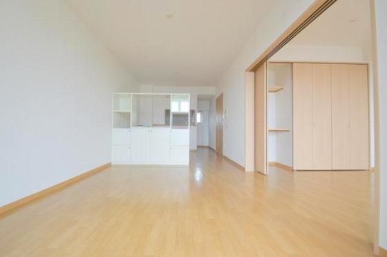 �y�����E���r���O�z�@