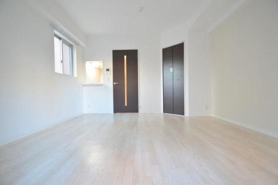 �y�����E���r���O�z�@1�t���A2���т����牡�������薾�邢�m��8.8��