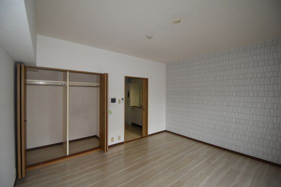 �y�����E���r���O�z�@