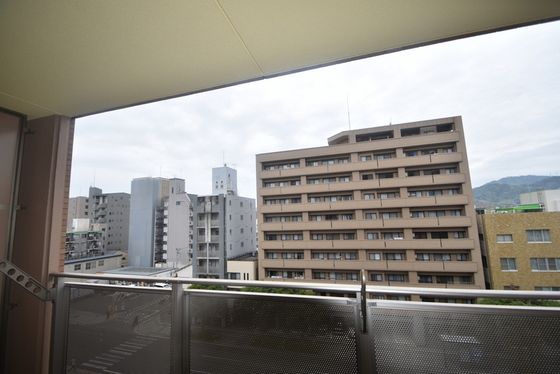 �y���]�z�@