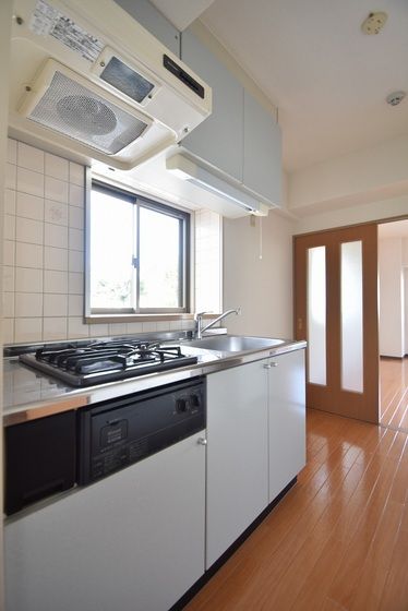 �y�����E���r���O�z�@