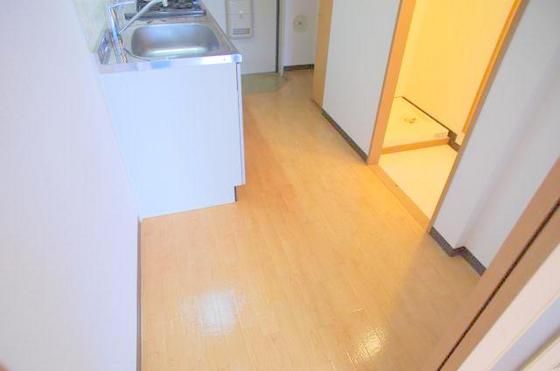 �y�����E���r���O�z�@