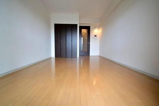 �y�����E���r���O�z�@