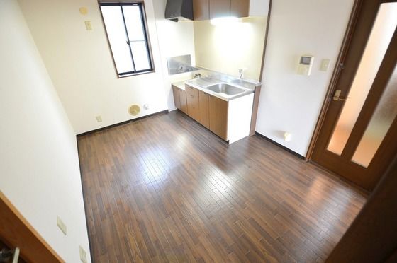 �y�����E���r���O�z�@