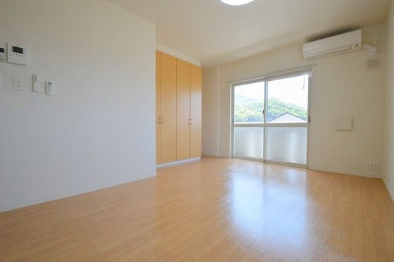 �y���̑������E�X�y�[�X�z�@���邢���r���O