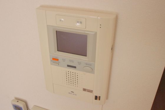 �y�Z�L�����e�B�z�@