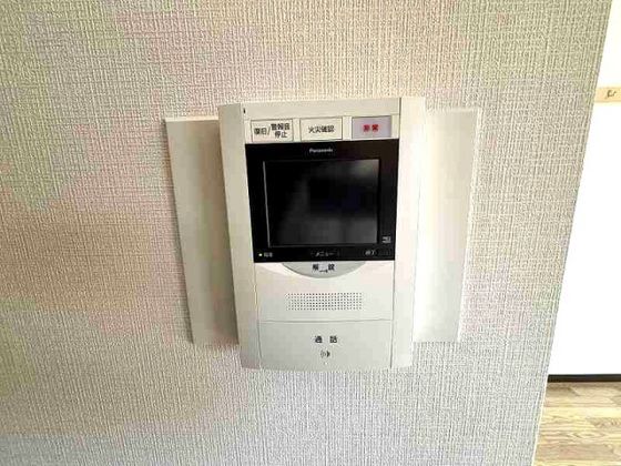 �y�Z�L�����e�B�z�@