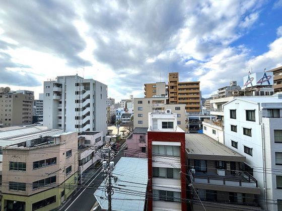 �y���]�z�@