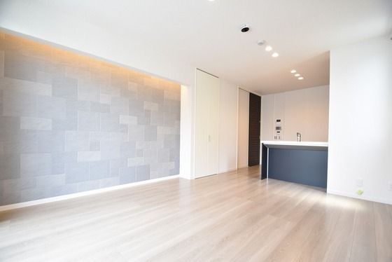 �y�����E���r���O�z�@