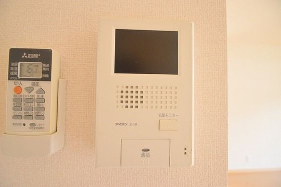 �y�Z�L�����e�B�z�@���j�^�[�t�H��