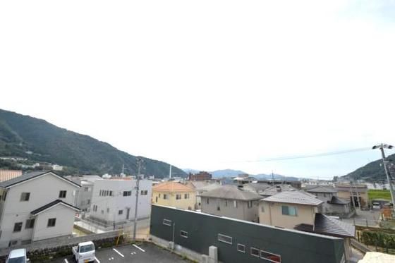 �y���]�z�@