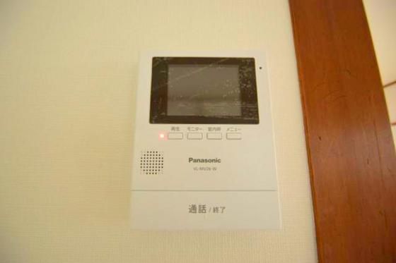 �y�Z�L�����e�B�z�@