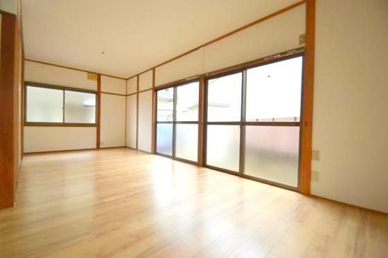 �y�����E���r���O�z�@