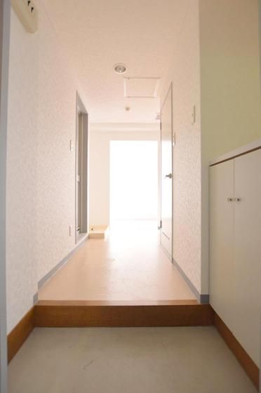 �y���ցz�@���ւɂ̓V���[�Y�{�b�N�X�������ƕt���Ă܂�