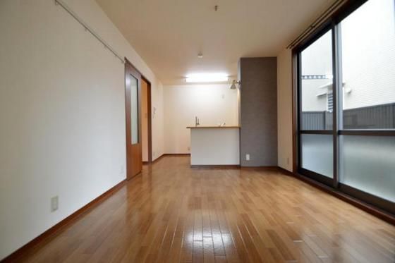 �y�����E���r���O�z�@