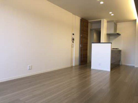 �y�����E���r���O�z�@