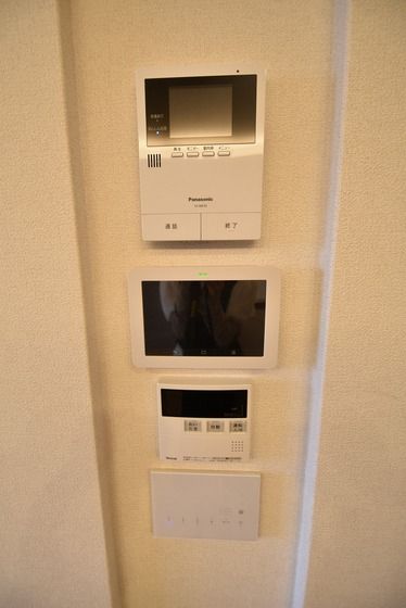 �y�Z�L�����e�B�z�@