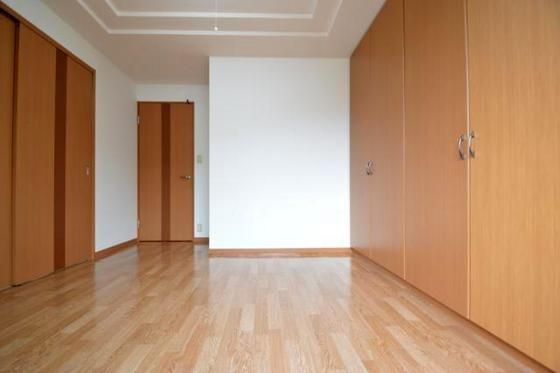 �y���]�z�@