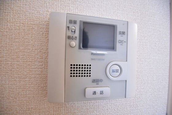 �y�Z�L�����e�B�z�@