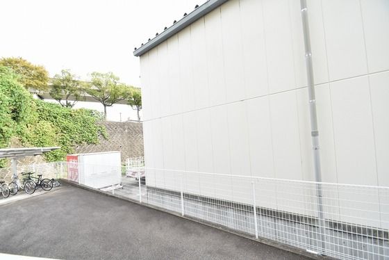 �y���]�z�@