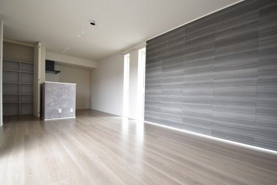 �y�����E���r���O�z�@