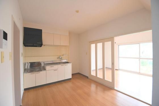 �y�����E���r���O�z�@