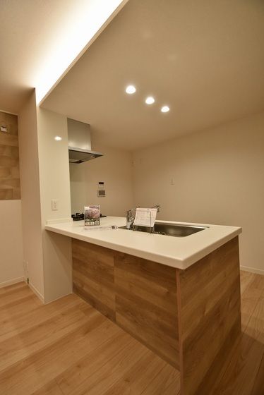 �y���̑������E�X�y�[�X�z�@