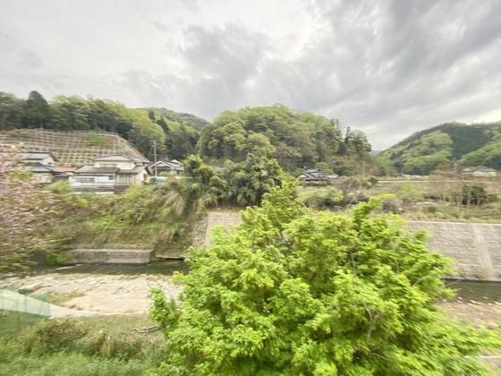 �y���]�z�@