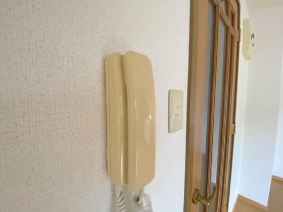 �y�Z�L�����e�B�z�@