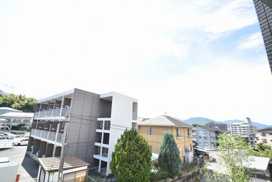 �y���]�z�@