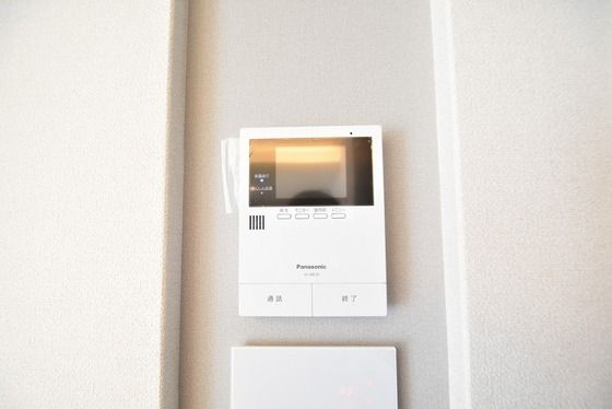 �y�Z�L�����e�B�z�@