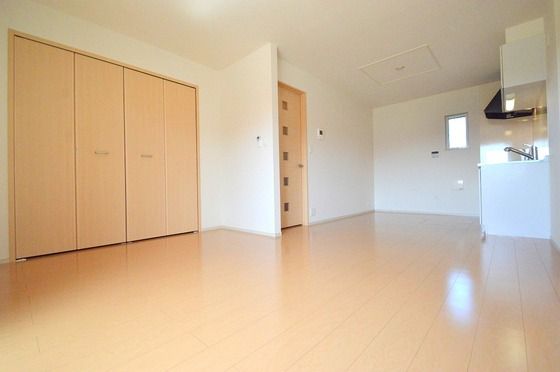 �y�����E���r���O�z�@