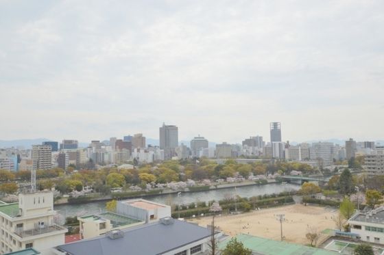 �y���]�z�@���]