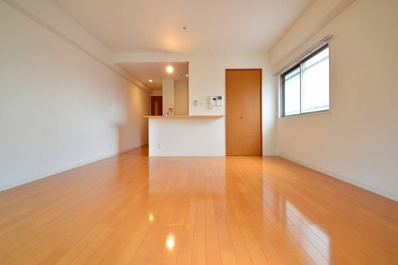 �y�����E���r���O�z�@14.8���̑���