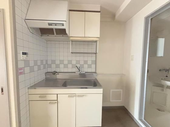 �y�L�b�`���z�@