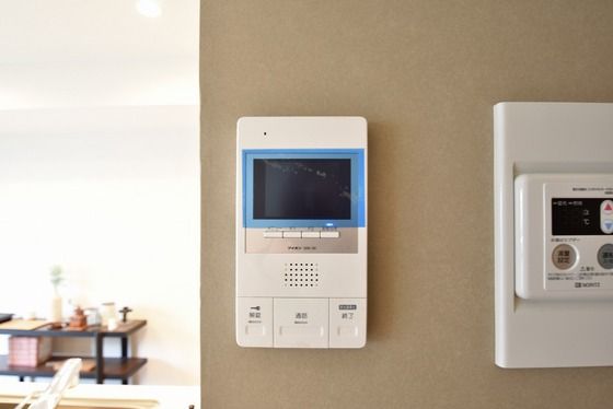 �y�Z�L�����e�B�z�@