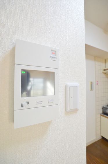 �y�Z�L�����e�B�z�@���j�^�[�t�C���^�[�t�H��