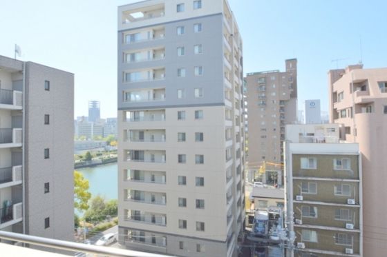 �y���]�z�@���]